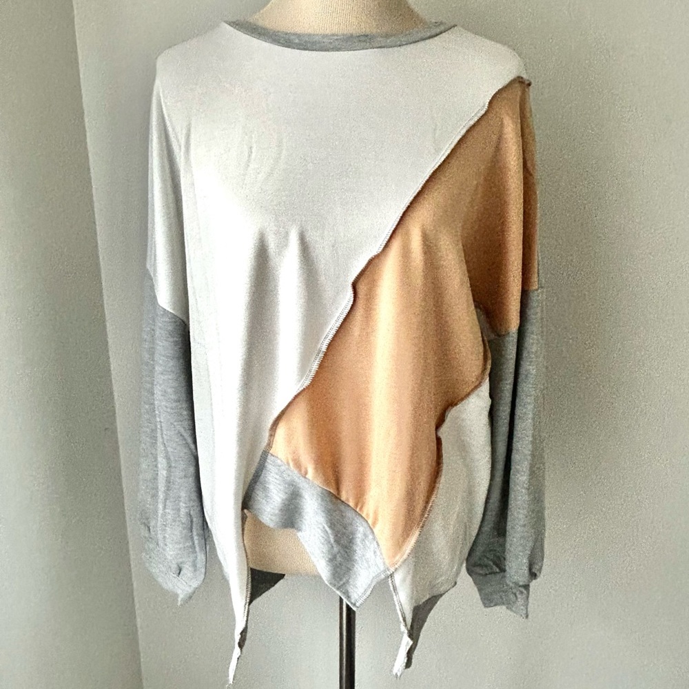 🌸NWOT Patchwork/Colorblock Long Sleeve Top. Tan, Grey & White. 1 SM 1 MED 1 LG